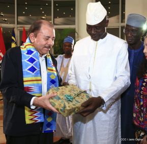 Entrega de cartas credenciales de siete nuevos Embajadores