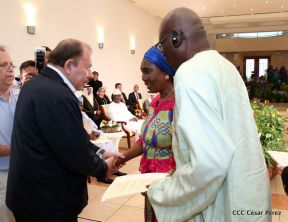 Entrega de cartas credenciales de siete nuevos Embajadores