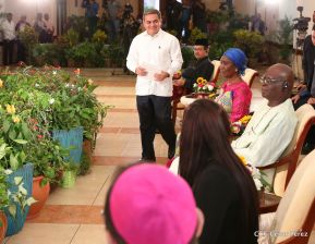 Entrega de cartas credenciales de siete nuevos Embajadores