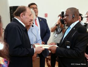 Entrega de cartas credenciales de siete nuevos Embajadores