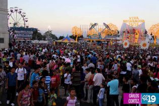 Familias continúan festejando la Navidad en Parque de la Niñez Feliz