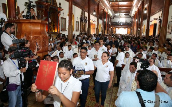 Familias católicas de Occidente despiden a Monseñor Bosco Vivas Robelo
