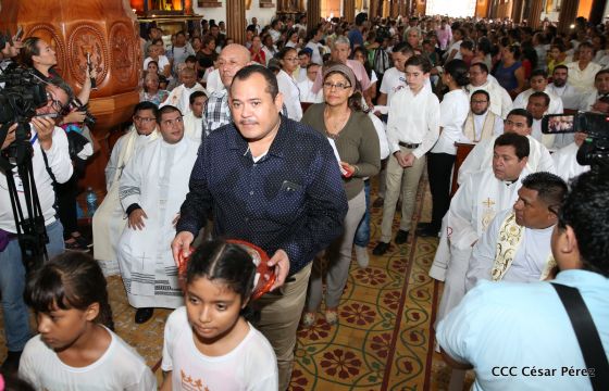 Familias católicas de Occidente despiden a Monseñor Bosco Vivas Robelo