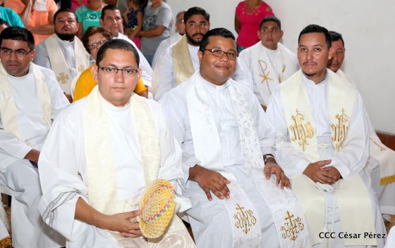Familias católicas de Occidente despiden a Monseñor Bosco Vivas Robelo