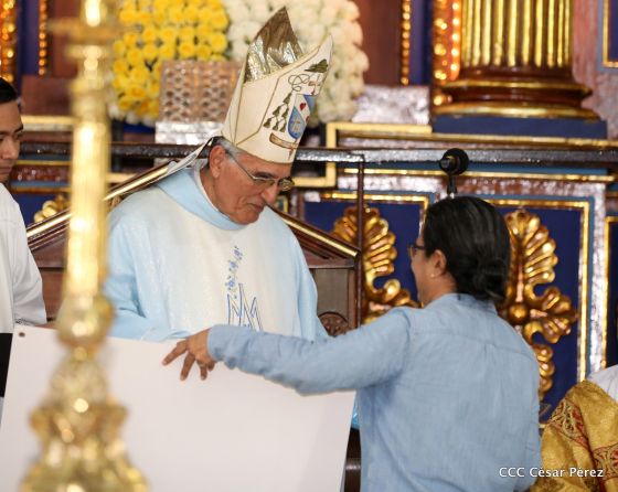 Familias católicas de Occidente despiden a Monseñor Bosco Vivas Robelo
