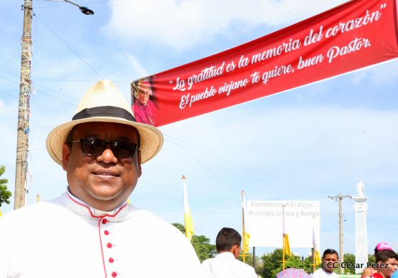 Familias católicas de Occidente despiden a Monseñor Bosco Vivas Robelo