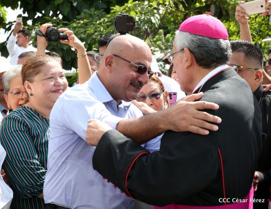 Familias católicas de Occidente despiden a Monseñor Bosco Vivas Robelo