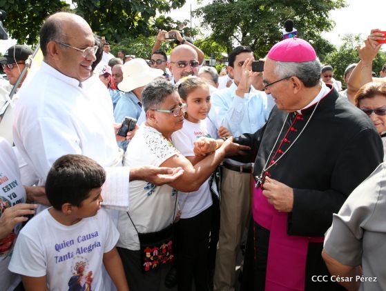 Familias católicas de Occidente despiden a Monseñor Bosco Vivas Robelo