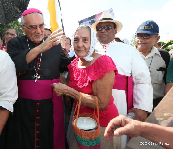 Familias católicas de Occidente despiden a Monseñor Bosco Vivas Robelo