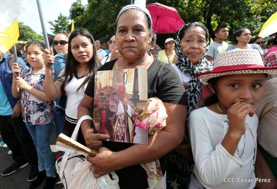 Familias católicas de Occidente despiden a Monseñor Bosco Vivas Robelo