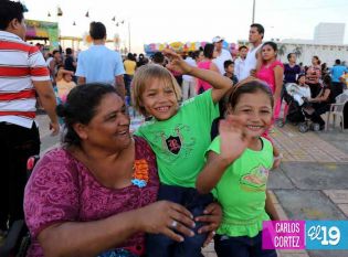 Familias continúan festejando la Navidad en Parque de la Niñez Feliz