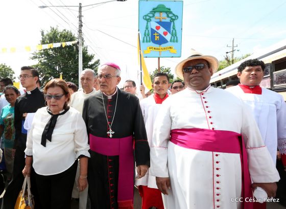 Familias católicas de Occidente despiden a Monseñor Bosco Vivas Robelo