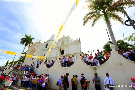Familias católicas de Occidente despiden a Monseñor Bosco Vivas Robelo