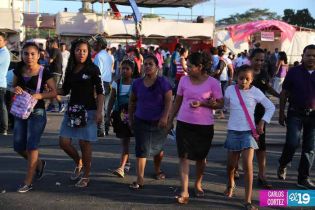 Familias continúan festejando la Navidad en Parque de la Niñez Feliz