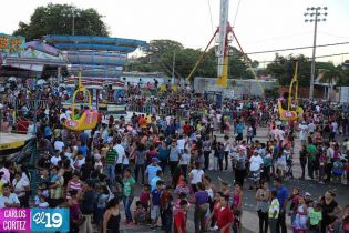 Familias continúan festejando la Navidad en Parque de la Niñez Feliz