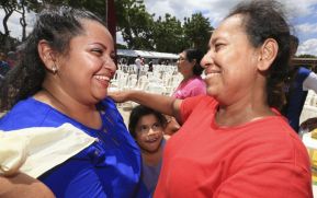 Reclusos reciben beneficio de convivencia familiar en Nicaragua