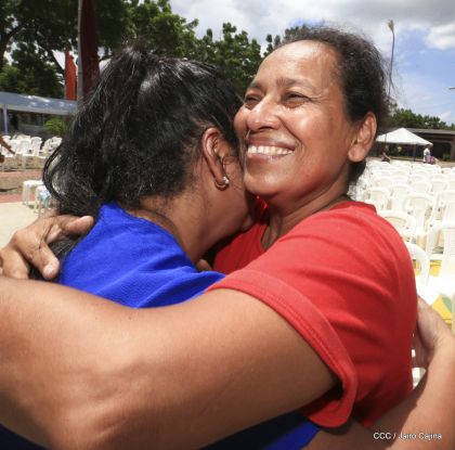 Reclusos reciben beneficio de convivencia familiar en Nicaragua