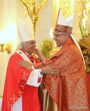 Monseñor René Sándigo asume como nuevo obispo de León y Chinandega