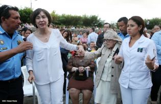 Miles de feligreses festejan el año nuevo con solemne procesión del Santísimo y eucaristía