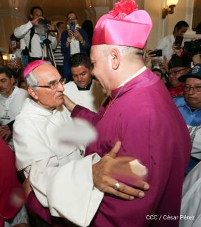 Monseñor René Sándigo asume como nuevo obispo de León y Chinandega