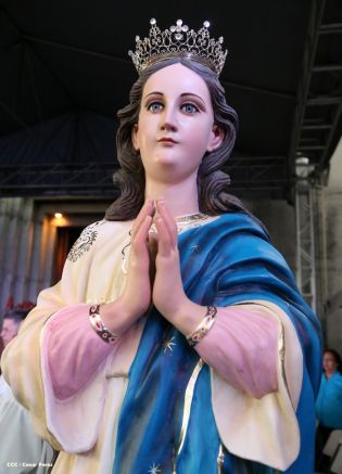 Miles de feligreses festejan el año nuevo con solemne procesión del Santísimo y eucaristía