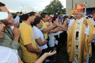Miles de feligreses festejan el año nuevo con solemne procesión del Santísimo y eucaristía