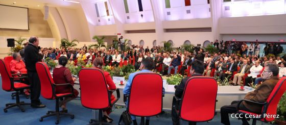Presidente Daniel con diputados del Parlamento Centroamericano