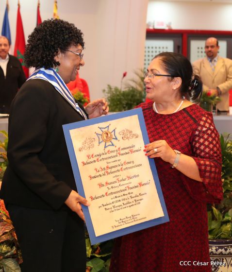 Presidente Daniel con diputados del Parlamento Centroamericano