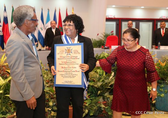 Presidente Daniel con diputados del Parlamento Centroamericano