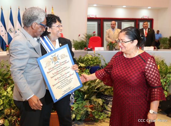 Presidente Daniel con diputados del Parlamento Centroamericano