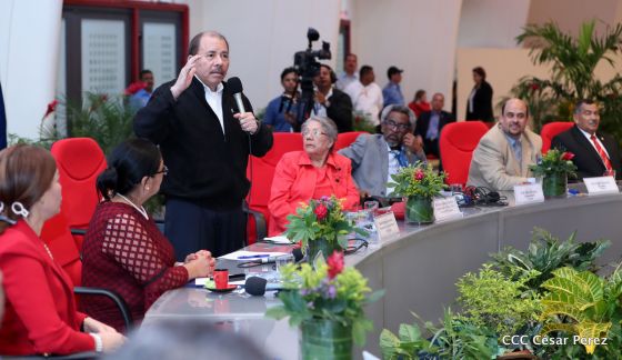 Presidente Daniel con diputados del Parlamento Centroamericano