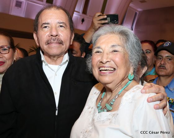 Presidente Daniel con diputados del Parlamento Centroamericano