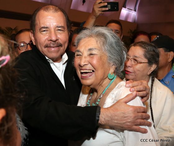 Presidente Daniel con diputados del Parlamento Centroamericano