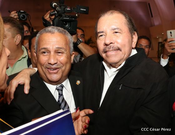 Presidente Daniel con diputados del Parlamento Centroamericano