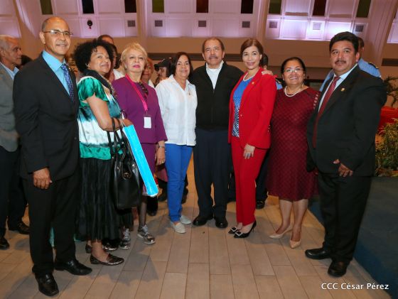 Presidente Daniel con diputados del Parlamento Centroamericano