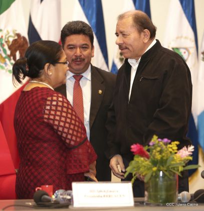 Presidente Daniel con diputados del Parlamento Centroamericano