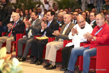 Presidente Daniel con diputados del Parlamento Centroamericano