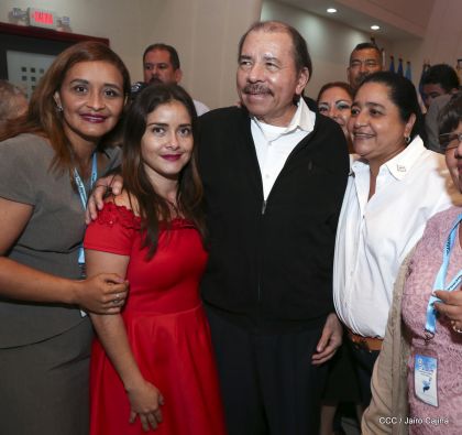 Presidente Daniel con diputados del Parlamento Centroamericano