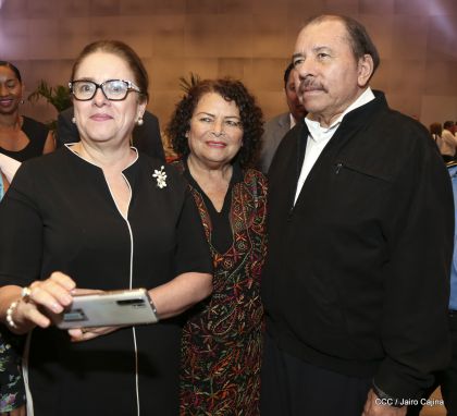 Presidente Daniel con diputados del Parlamento Centroamericano