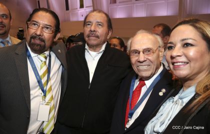 Presidente Daniel con diputados del Parlamento Centroamericano