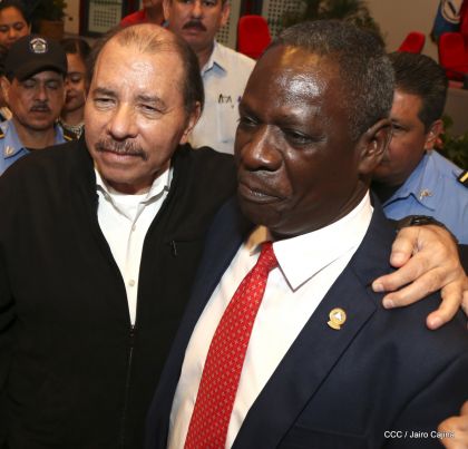 Presidente Daniel con diputados del Parlamento Centroamericano