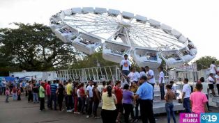 Parque de la Niñez Feliz en León (4 enero 2014)