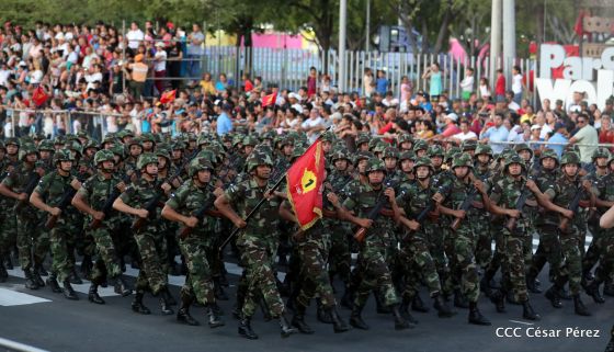Desfile Militar "Pueblo Ejército"