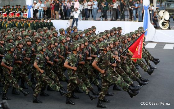 Desfile Militar "Pueblo Ejército"