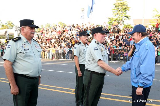 Desfile Militar "Pueblo Ejército"