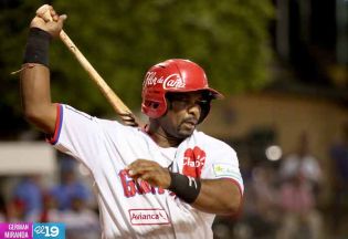 Rivas toma ventaja en semifinal de LNBP