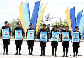 Imponen grados a miembros de la DOEP