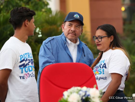 Presidente Daniel Ortega y vicepresidenta Rosario Murillo reciben la Antorcha de la Libertad y la Unidad Centroamericana