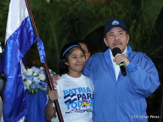 Presidente Daniel Ortega y vicepresidenta Rosario Murillo reciben la Antorcha de la Libertad y la Unidad Centroamericana