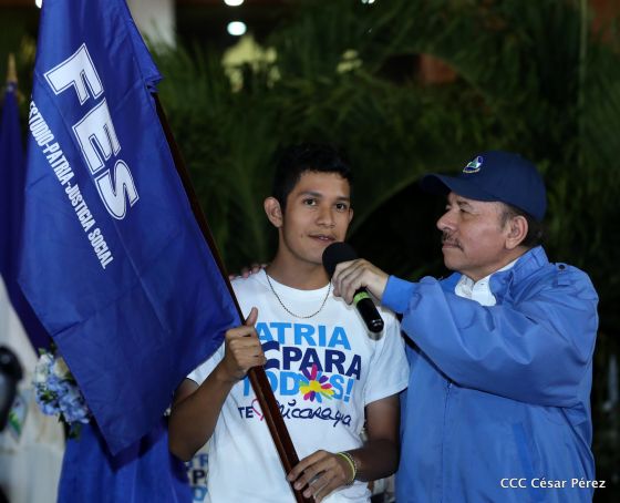 Presidente Daniel Ortega y vicepresidenta Rosario Murillo reciben la Antorcha de la Libertad y la Unidad Centroamericana